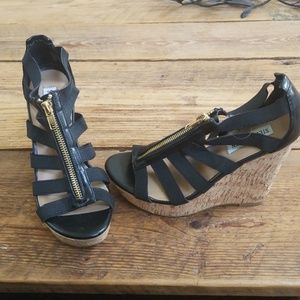 Steve Madden Wedge Shoes with Gold Zipper Size 6